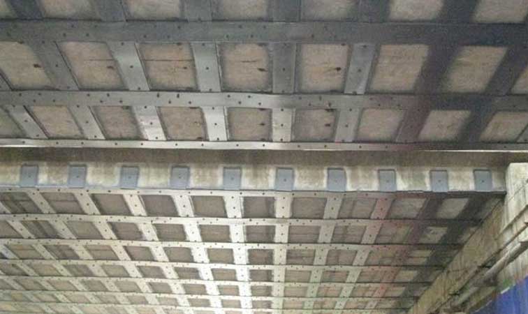 結(jié)構(gòu)粘鋼加固時(shí)有哪些注意事項(xiàng)