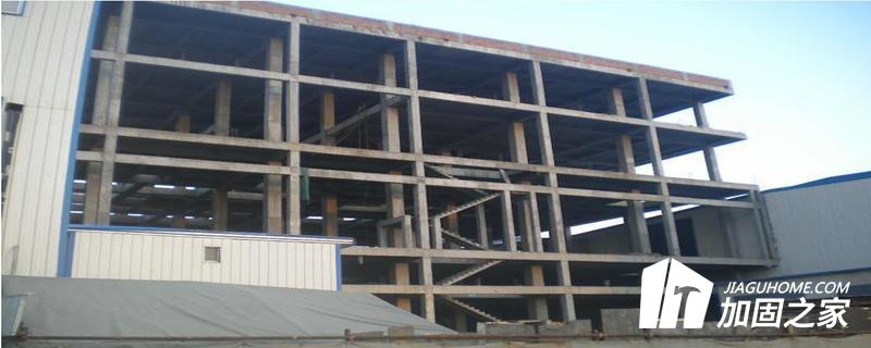 房屋出現(xiàn)下列情形危及使用安全的，需要進行房屋安全鑒定